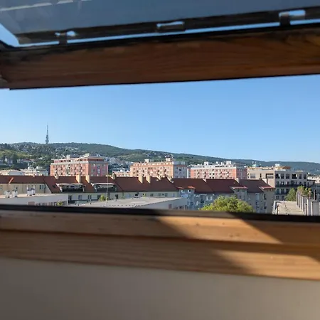 Malt & Monarch Apartmán *